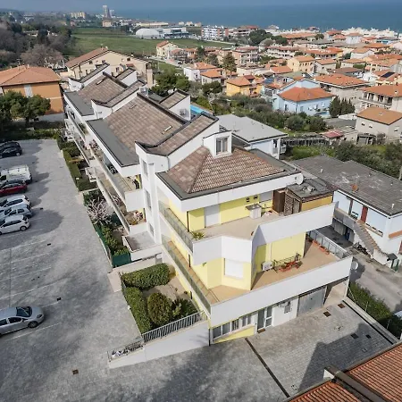 Lulu - 2 Camere - Vicino Mare - Parcheggio Privato * Civitanova Marche