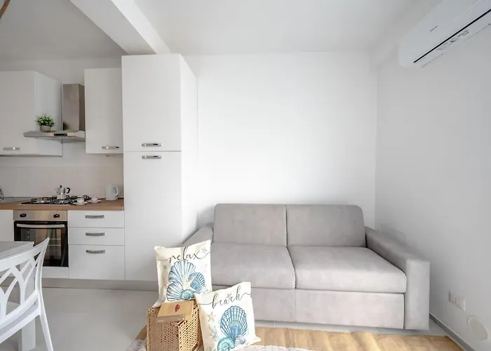 Apartament Lulu - 2 Camere - Vicino Mare - Parcheggio Privato