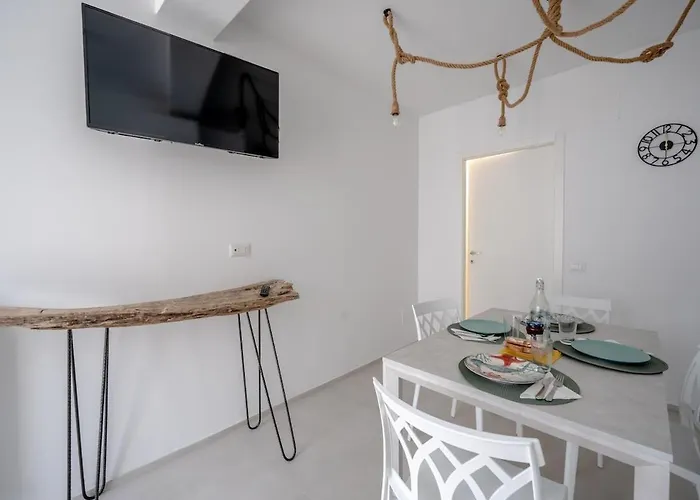 Apartament Lulu - 2 Camere - Vicino Mare - Parcheggio Privato *