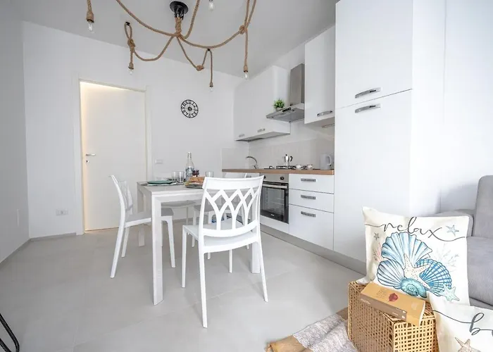 Lulu - 2 Camere - Vicino Mare - Parcheggio Privato Civitanova Marche