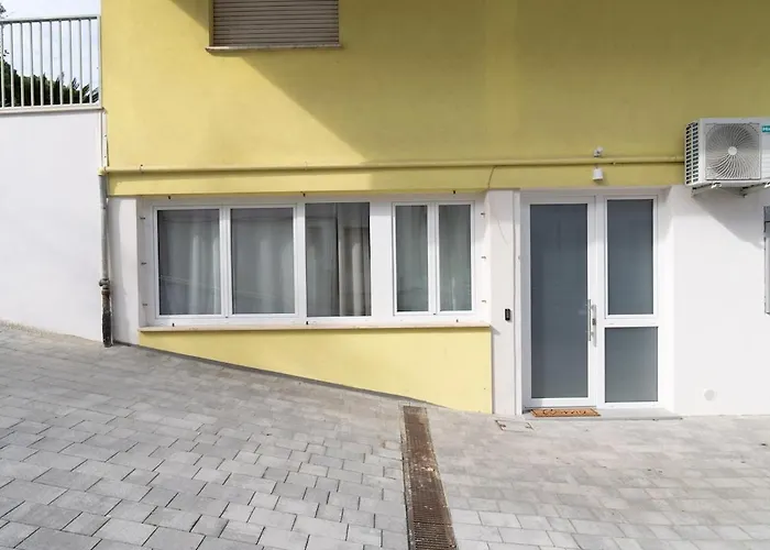 Lulu - 2 Camere - Vicino Mare - Parcheggio Privato * Civitanova Marche