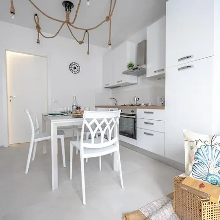 Lulu - Nuovo Con Posto Auto E Wifi チヴィタノーヴァ・マルケ