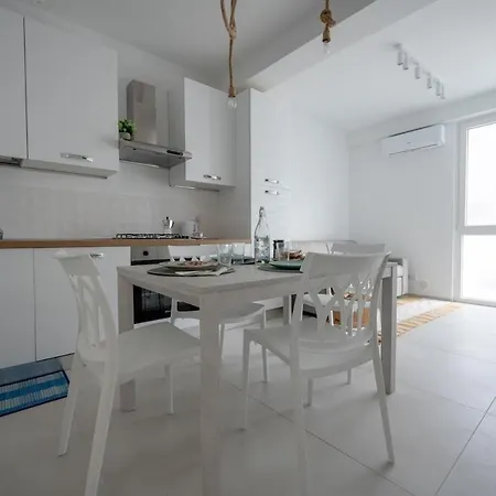 Lulu - Nuovo Con Posto Auto E Wifi チヴィタノーヴァ・マルケ