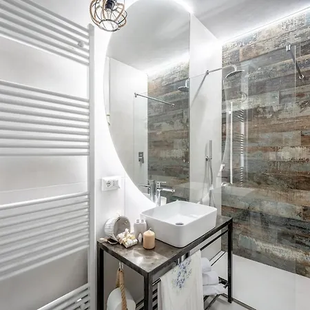 Lulu - Nuovo Con Posto Auto E Wifi アパート